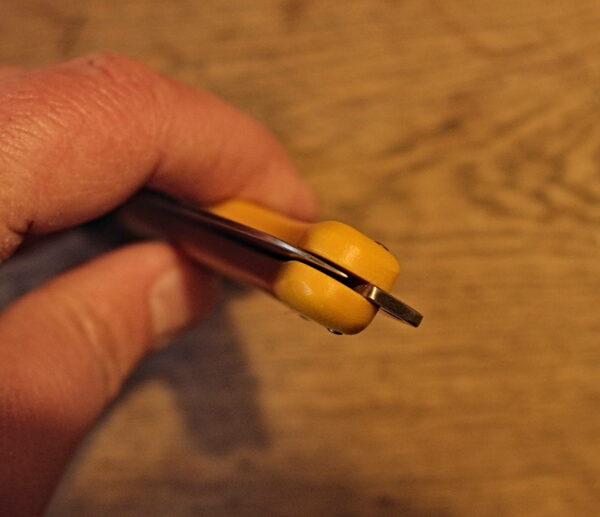 SG007 - Micarta Jaune – Image 4